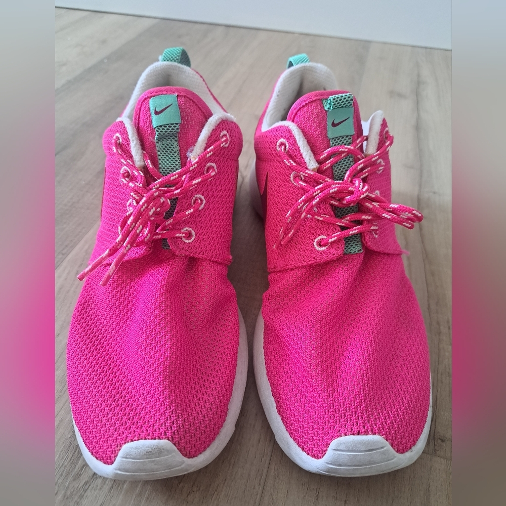 Nike Roshe Run Size 8